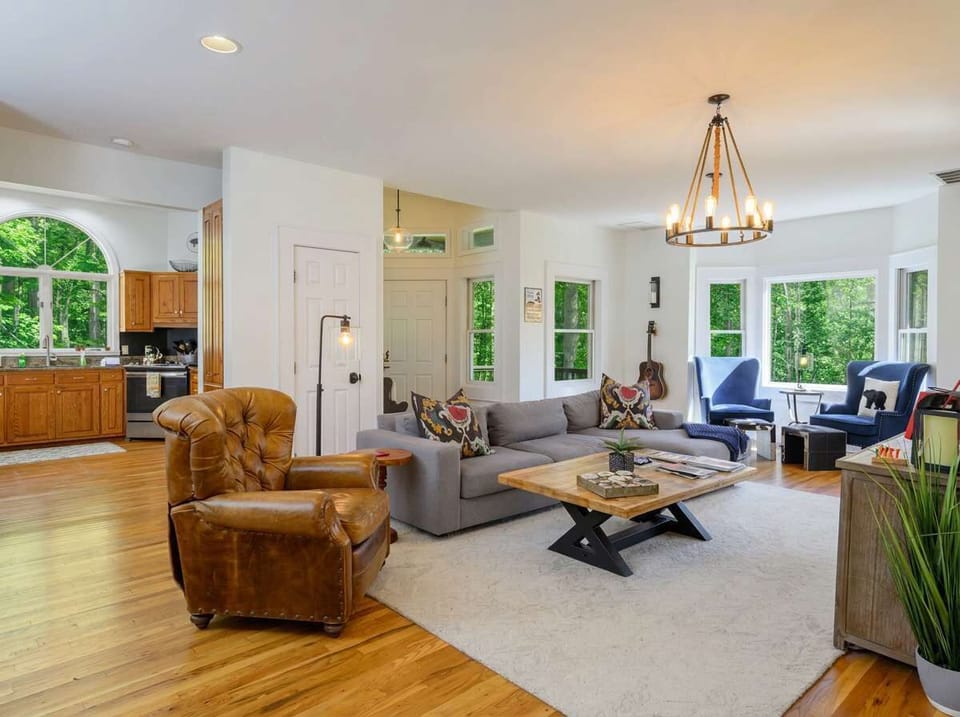 Where Comfort Meets Style – A beautifully designed living space to lounge, laugh, and enjoy your stay.