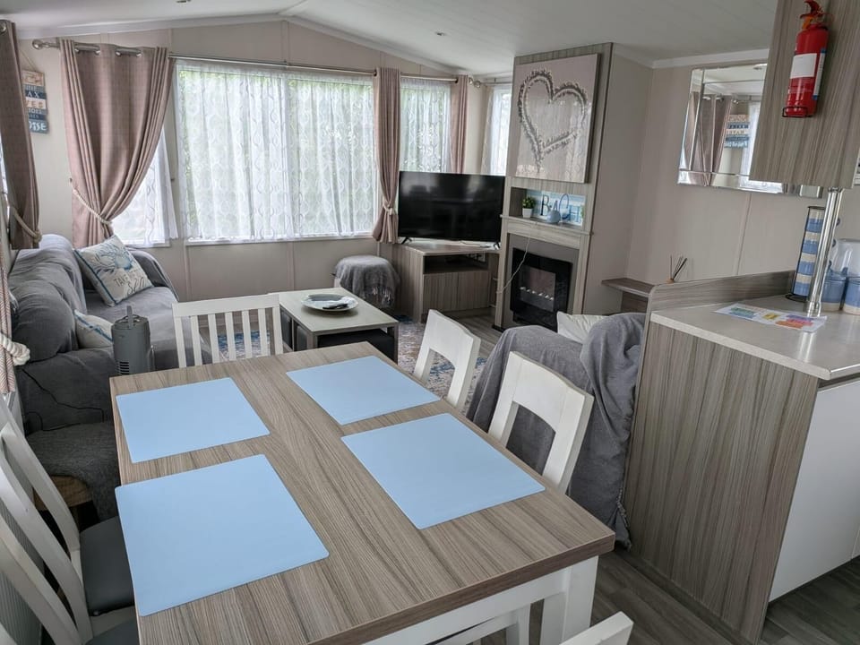 Enjoy a cozy holiday home in Essex, complete with a fully equipped kitchen for those who love to cook while on vacation