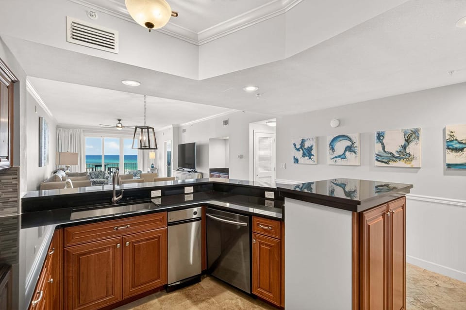 Inn at Crystal Beach 302 - Crystal Beach - Kitchen