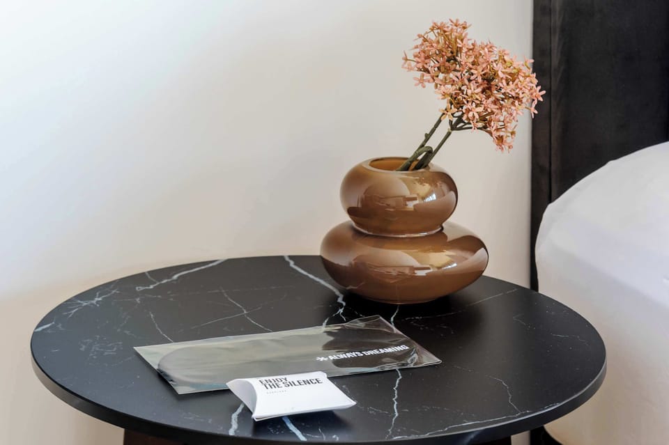 Thoughtfully selected decorative details that create a warm and sophisticated atmosphere.