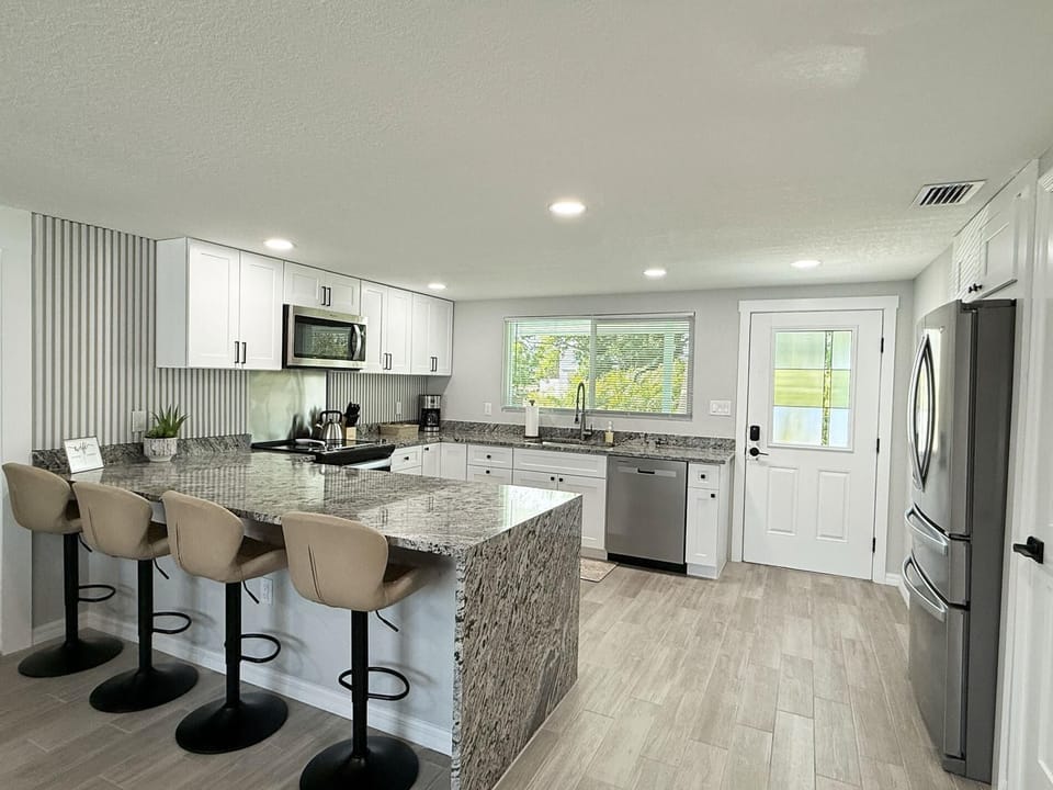 2BR Coastal Beach & Boating Escape (8368)