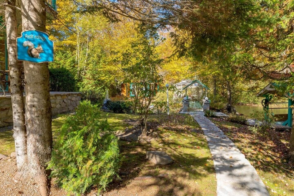 Outdoor space nearby