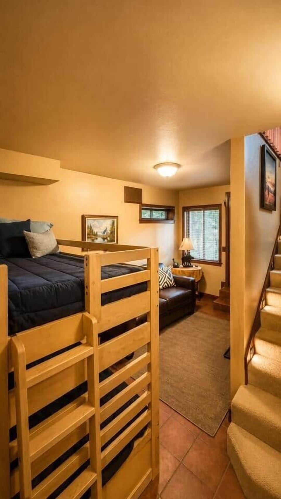 Bonus room w/twin bunks