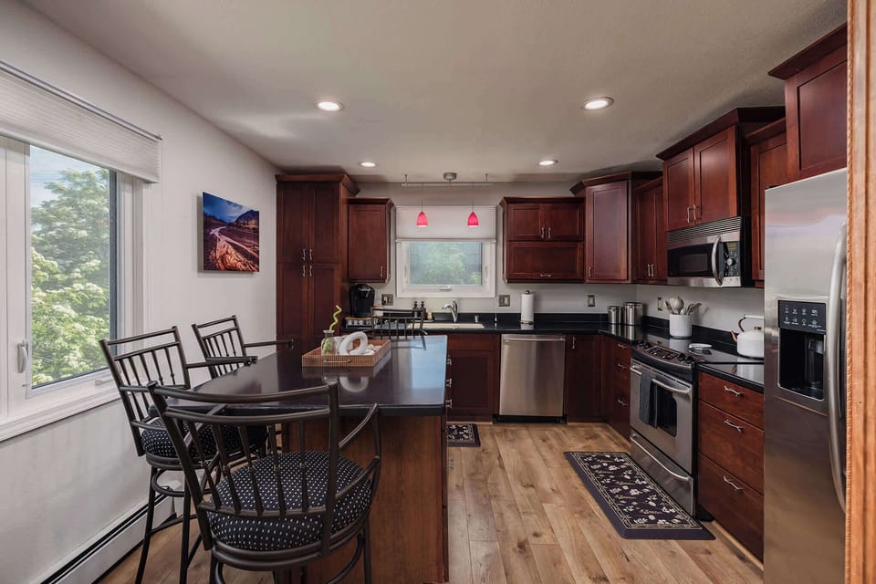 Kitchen table - sits 4