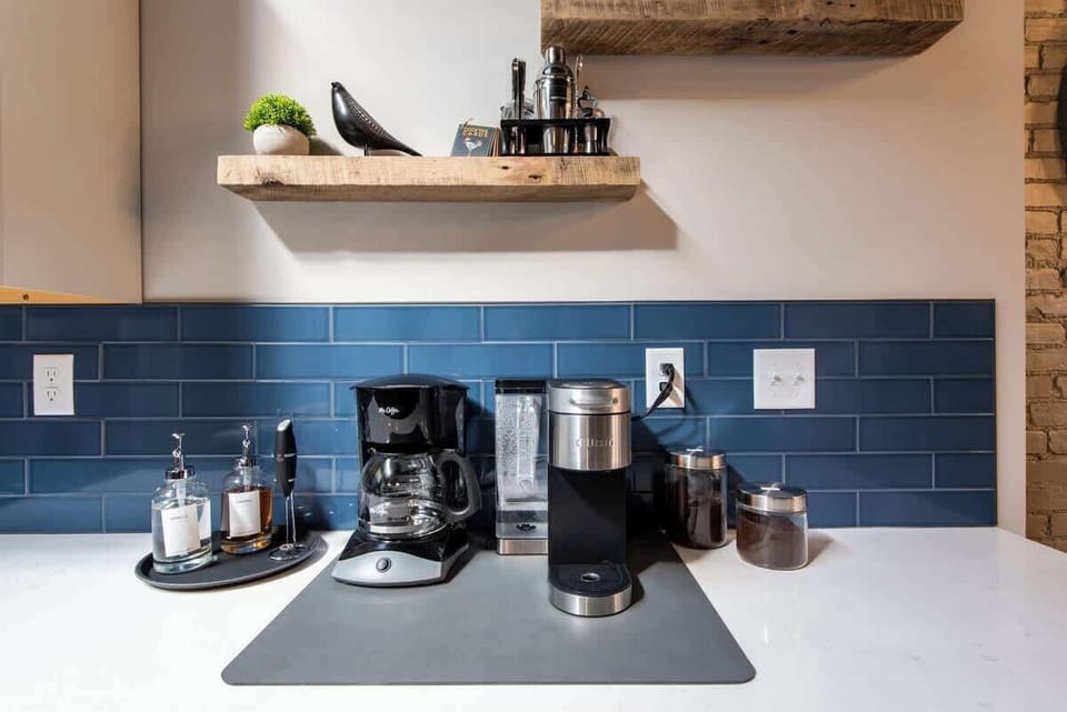 Kitchen: The fully equipped kitchen offers everything you need to prepare meals with ease. Featuring modern appliances, ample counter space, and essential cookware, it's perfect for everything from quick breakfasts to family dinners during your stay.