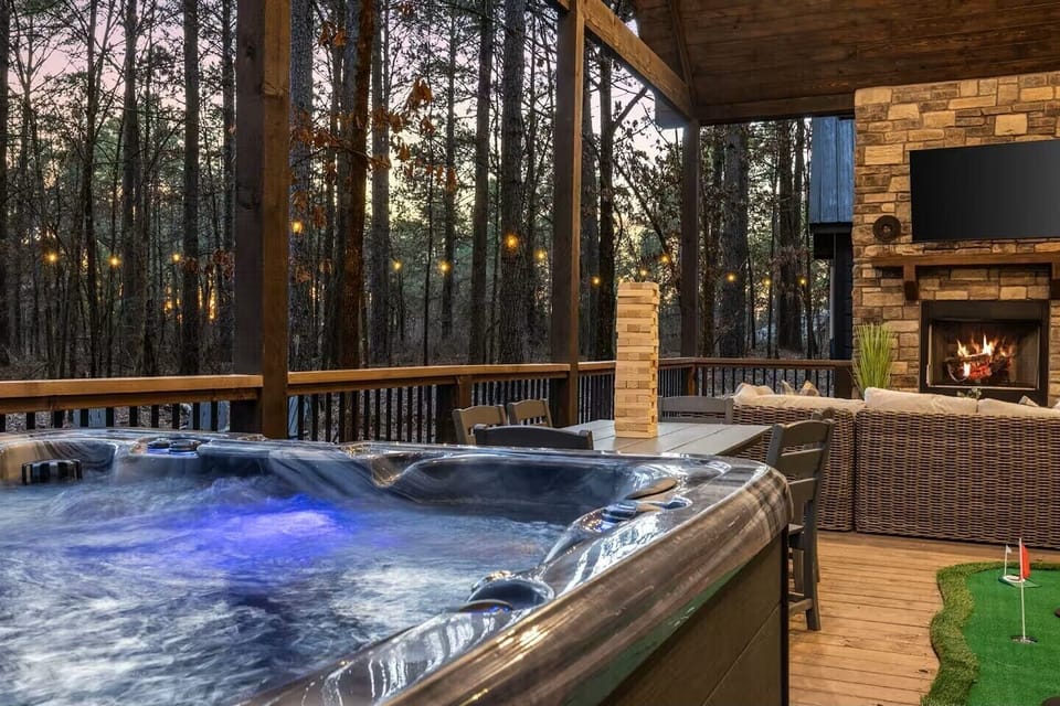 Outdoor spa tub