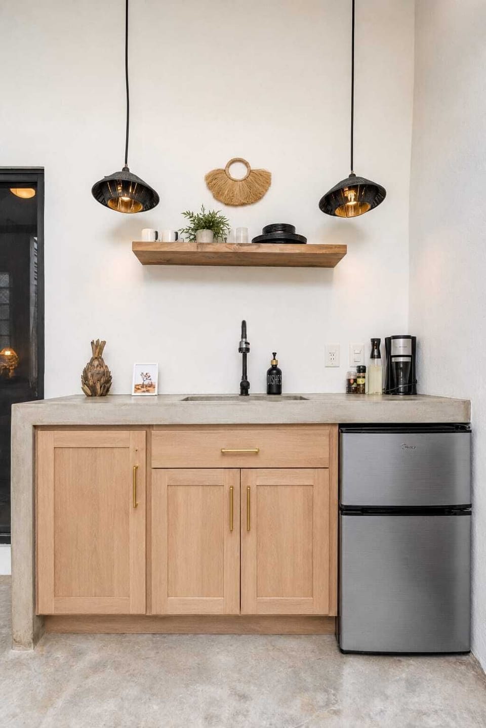 PRIVATE full kitchen- Everything needed to cook meals, including cooktop, blender, coffee maker, pots, pans, plates, cutlery, basic condiments, etc.