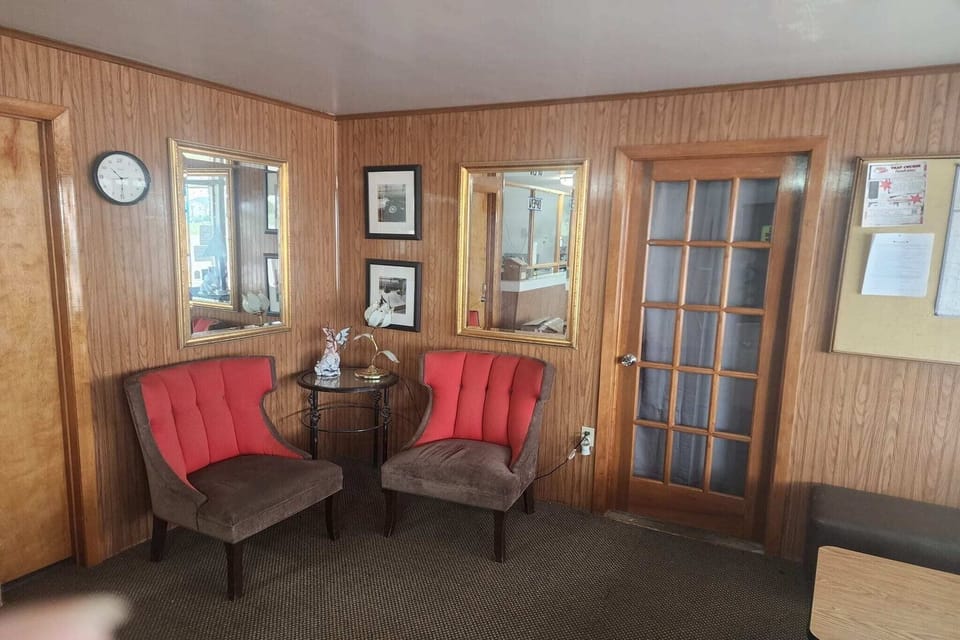 Entrance / Reception