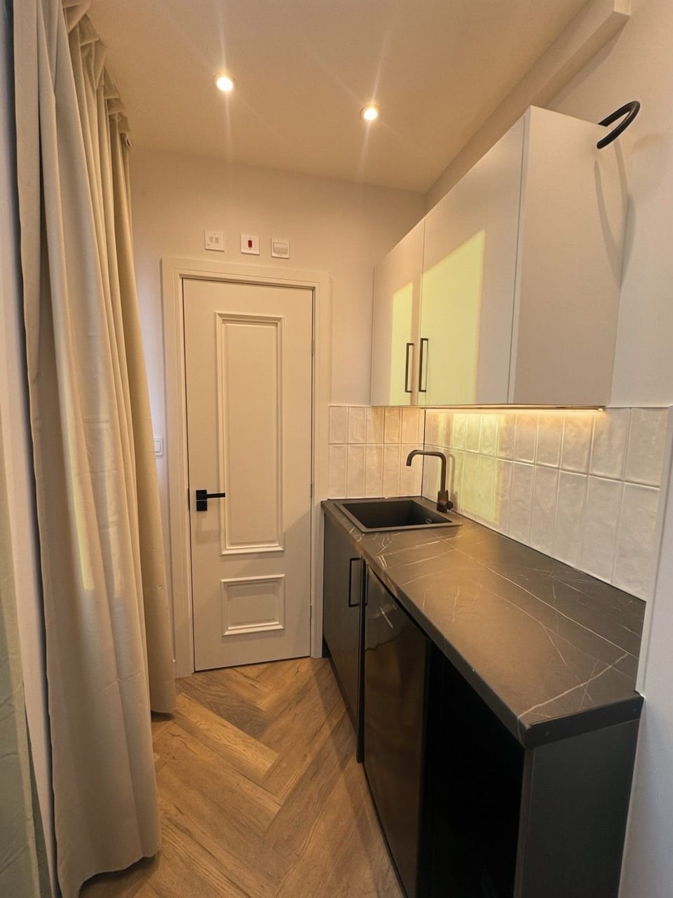 Your Private Studio Retreat in Baron’s Court