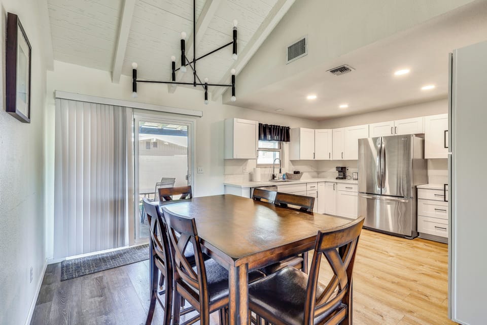Kitchen | Dining Area
