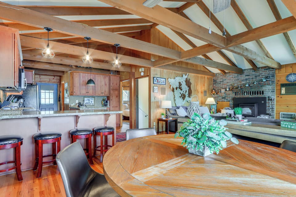 Dining Area | Main Floor