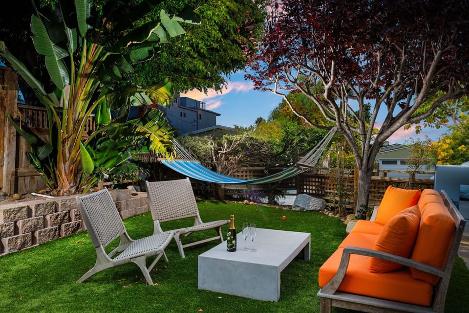 Front Yard Lounge Area - Enjoy San Diego nights in this lovely neighborhood!