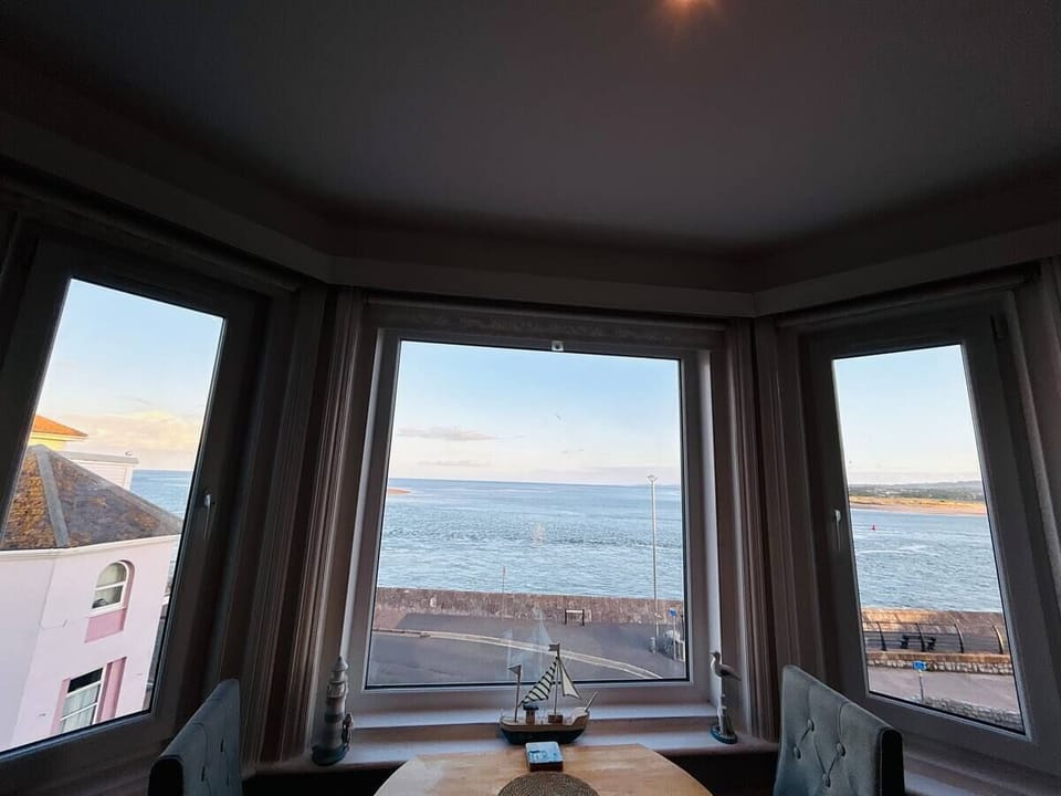 Lounge View
