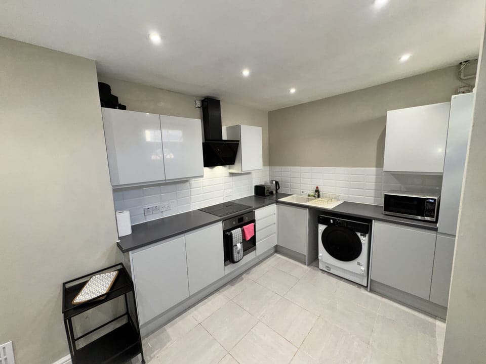 kettle and toaster at the kitchen  