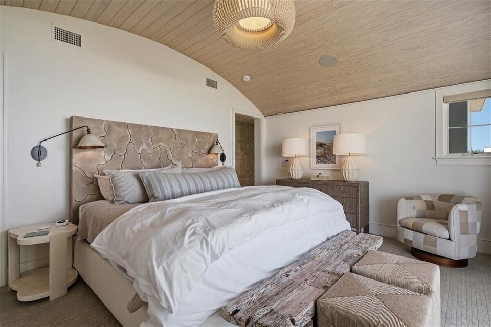 Bedroom 1 (Primary)