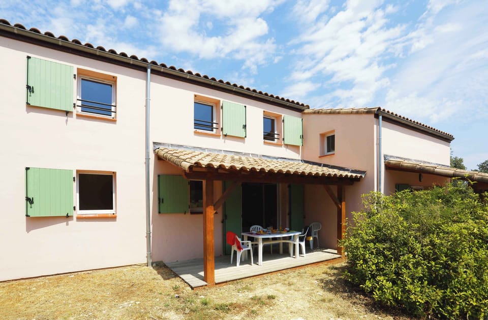 The spacious stone duplex houses sit at the heart of the estate, offering generous living space for groups and families of up to eight.