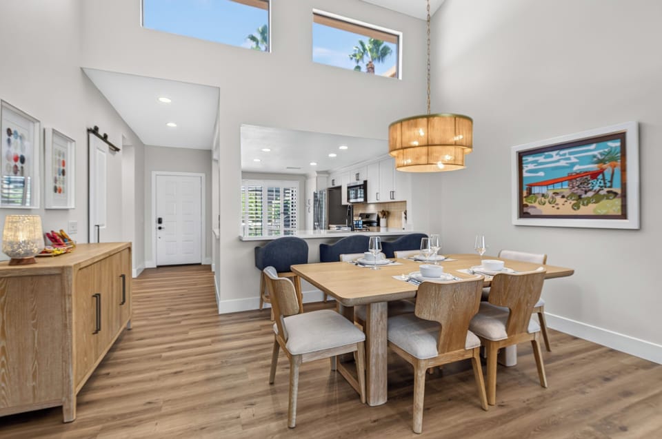 Dinning Room with seating for 6 looking into the Kitchen and Entry Way.