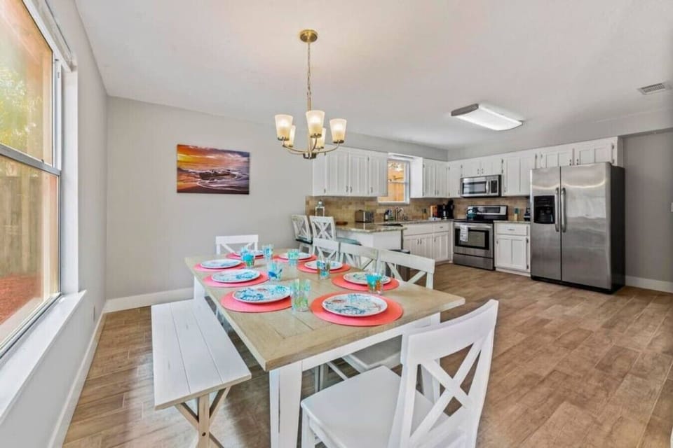 Clean and stylish dining area next to the kitchen.