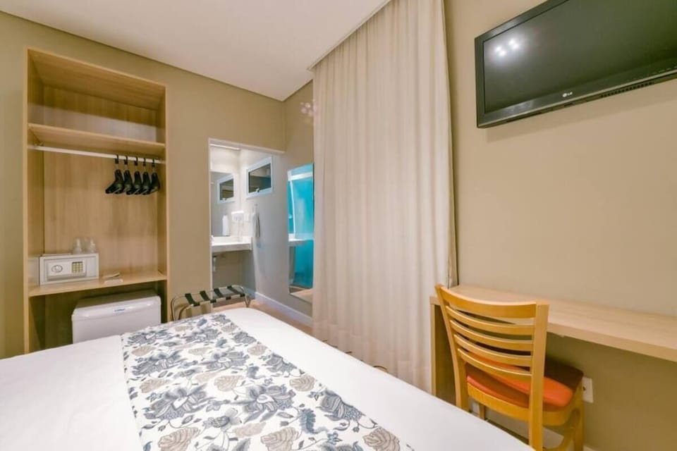 Bedroom. Interior and views may vary based on location and availability.
