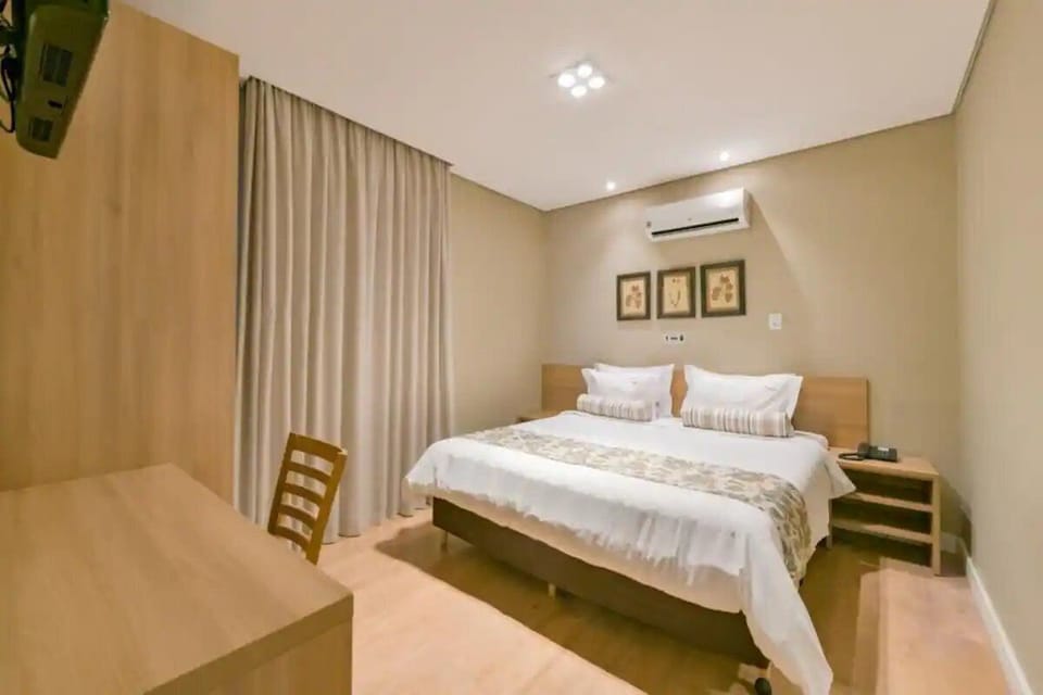 Bedroom. Interior and views may vary based on location and availability.