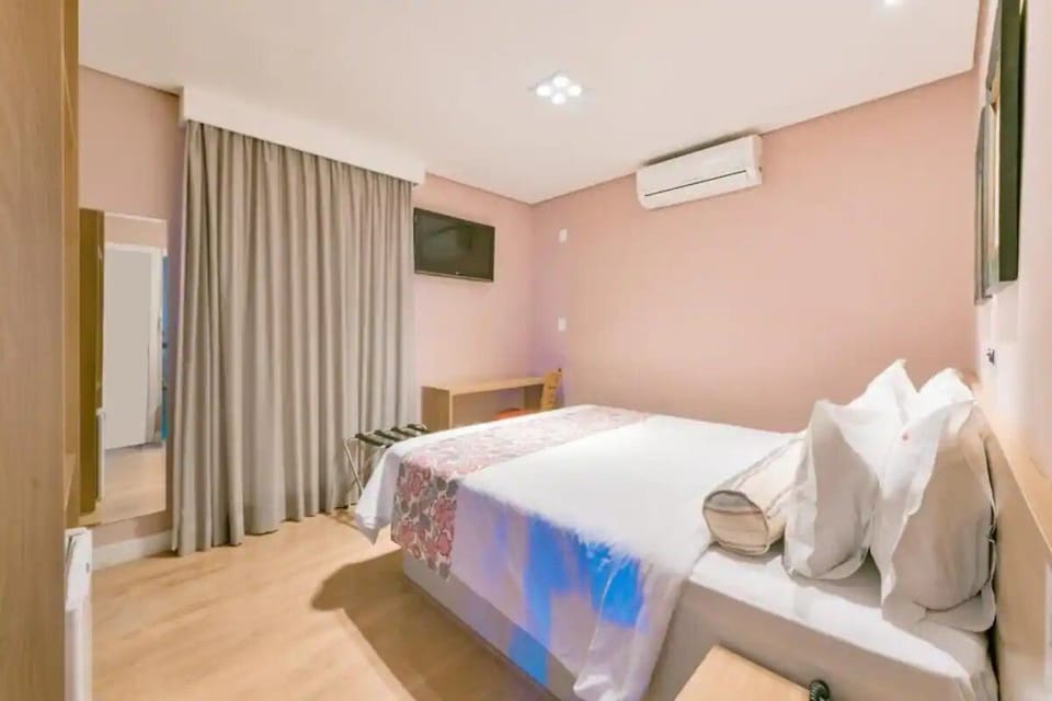 Bedroom. Interior and views may vary based on location and availability.