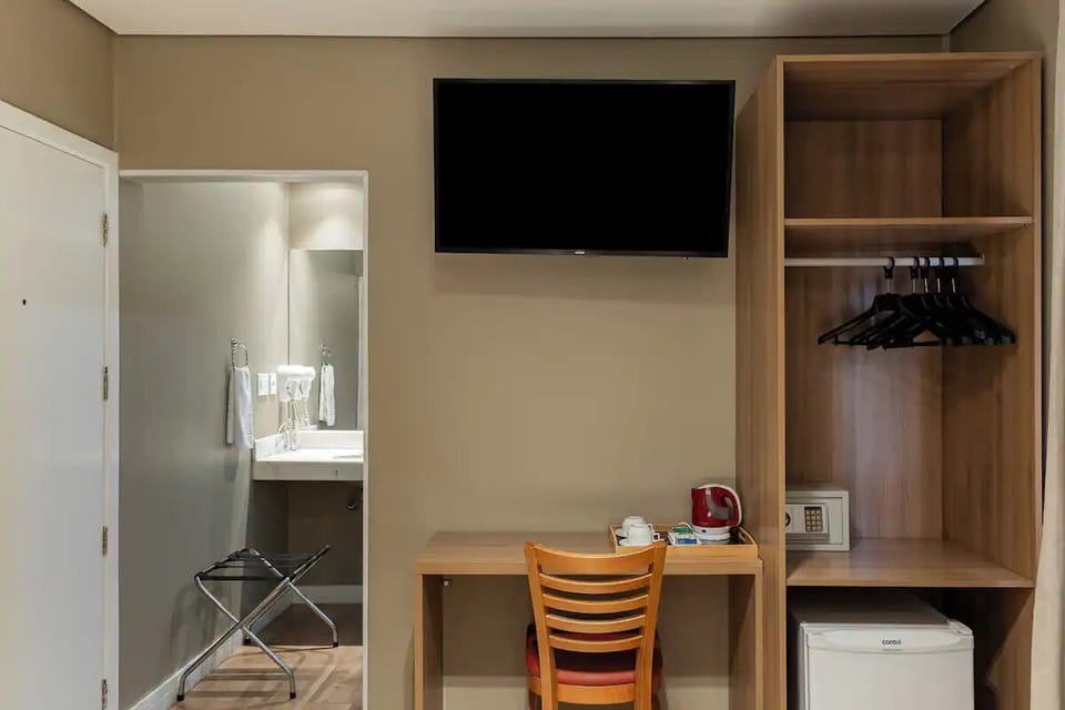 Room amenities and bathroom doorway