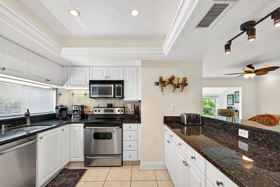 2 BR Peppertree Bay Beach, Pools & Tennis (8310)
