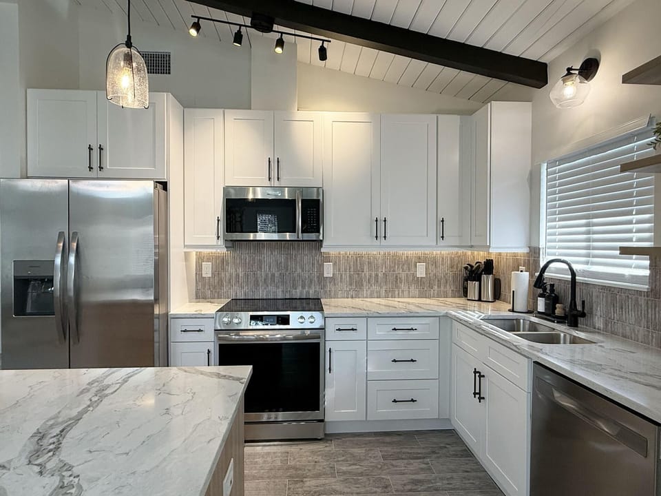 2BR Beach, Bay & Pool at Admiralty Villas (8482)