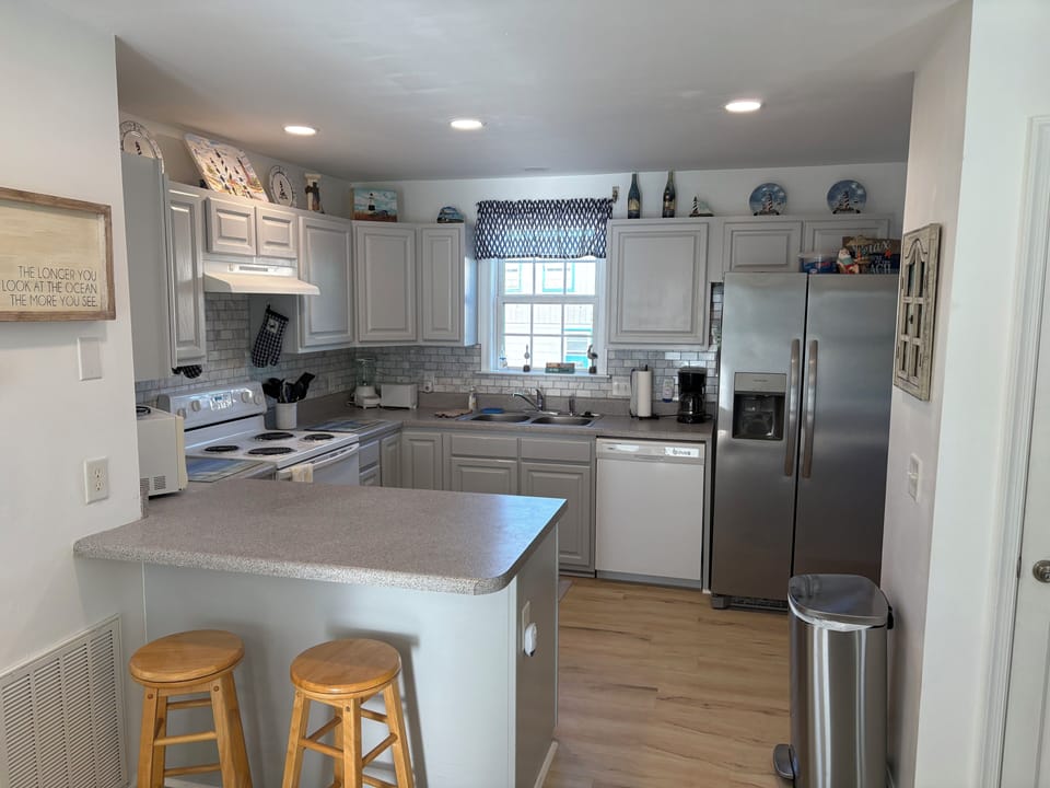 Fully equipped kitchen.