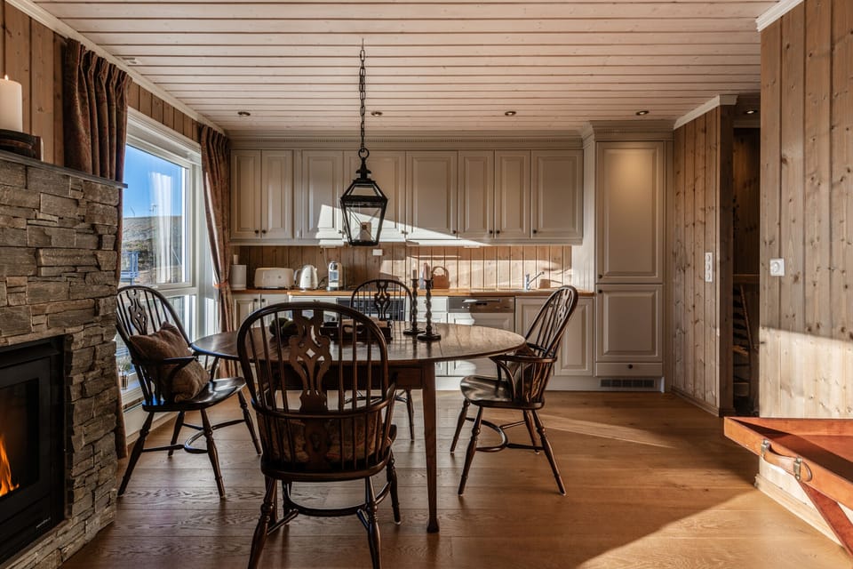 Kitchen dining area with everything you need to prepare meals.