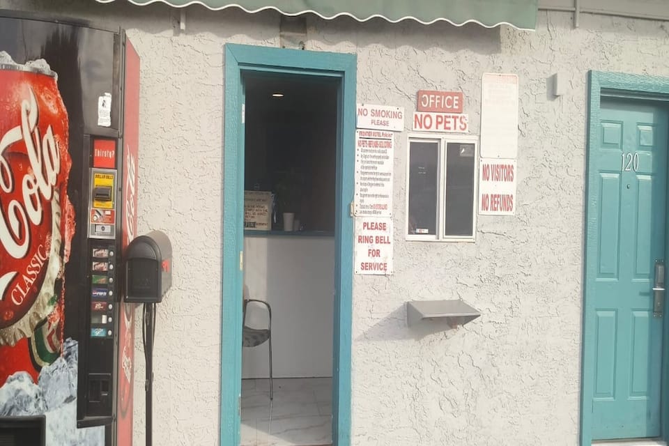Entrance / Reception
