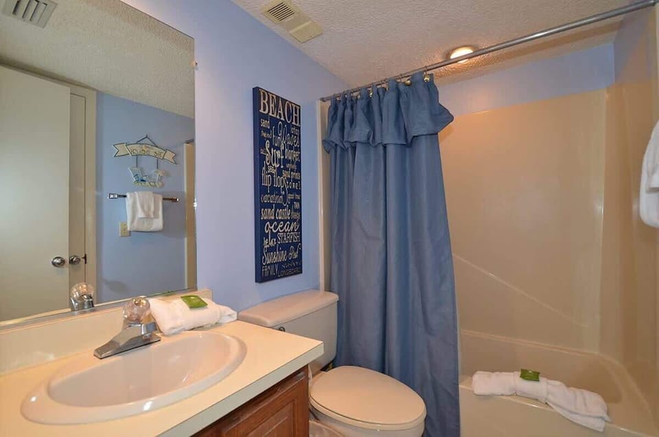One Seagrove Place 1001