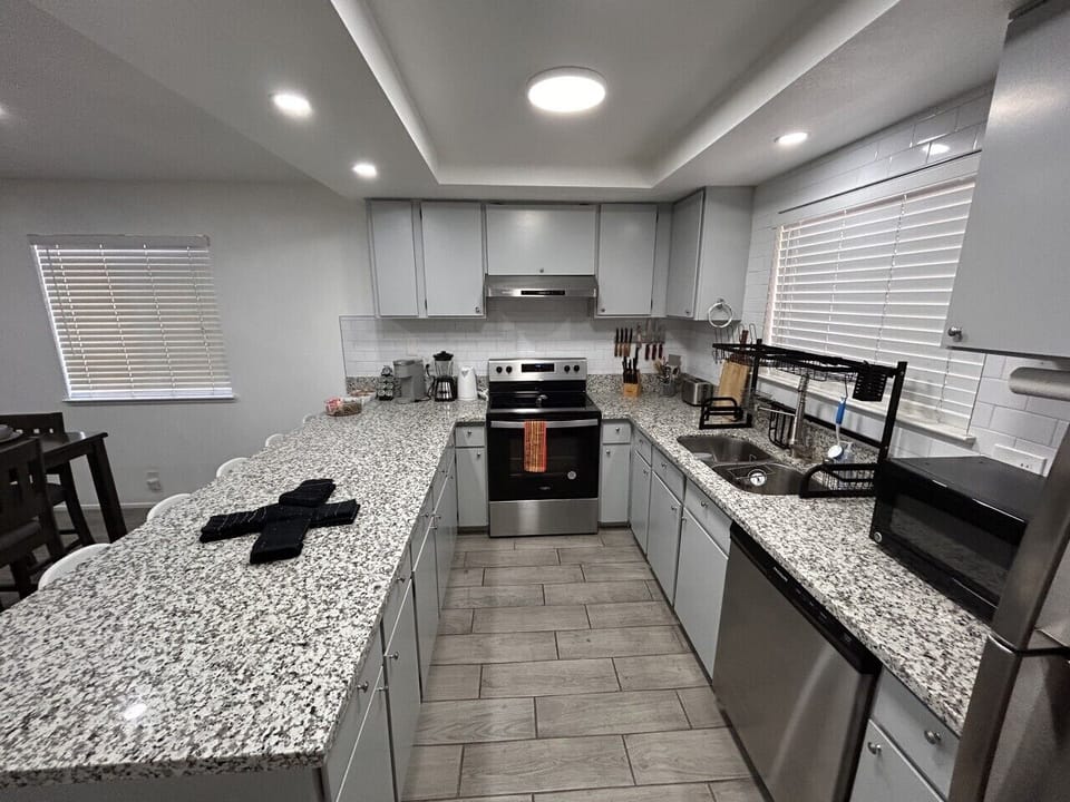 Nice granite kitchen