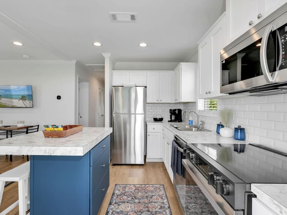 From morning coffee to family dinners, this thoughtfully stocked kitchen makes it easy to feel right at home during your stay.