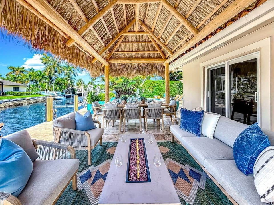 Poinsettia Dream | Pool & Canal | 4 BDR House in Wilton Manors
