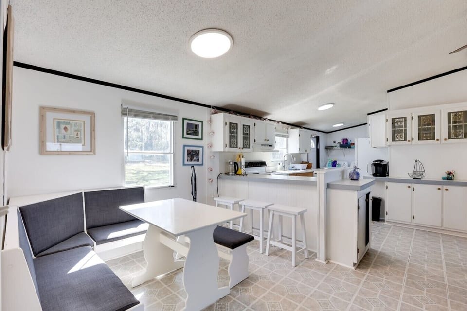 Dining Area | Breakfast Nook Seating | Open Concept Layout
