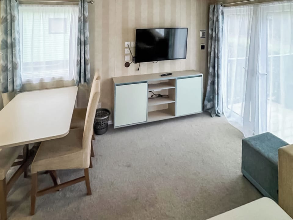 Open plan living space | Snowdonia View, Pwllheli