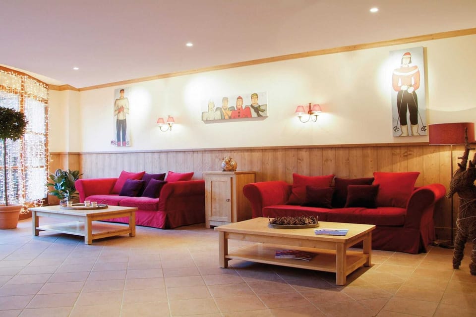 Entrance / Reception