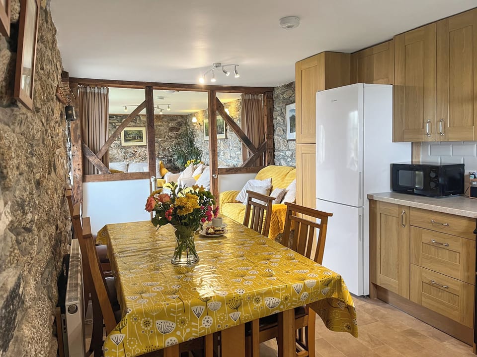 Dining room | Mum&rsquo;s Cottage - Cheesewring Farm, Minions