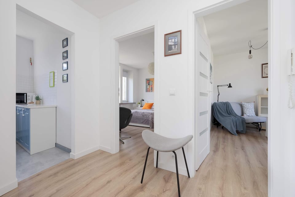 Entrance area connecting the bedrooms and the separate kitchen.