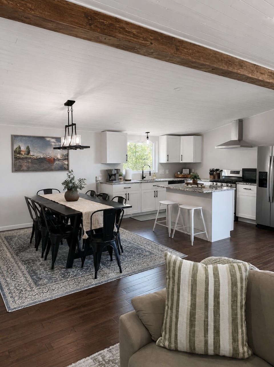 Dining room/kitchen