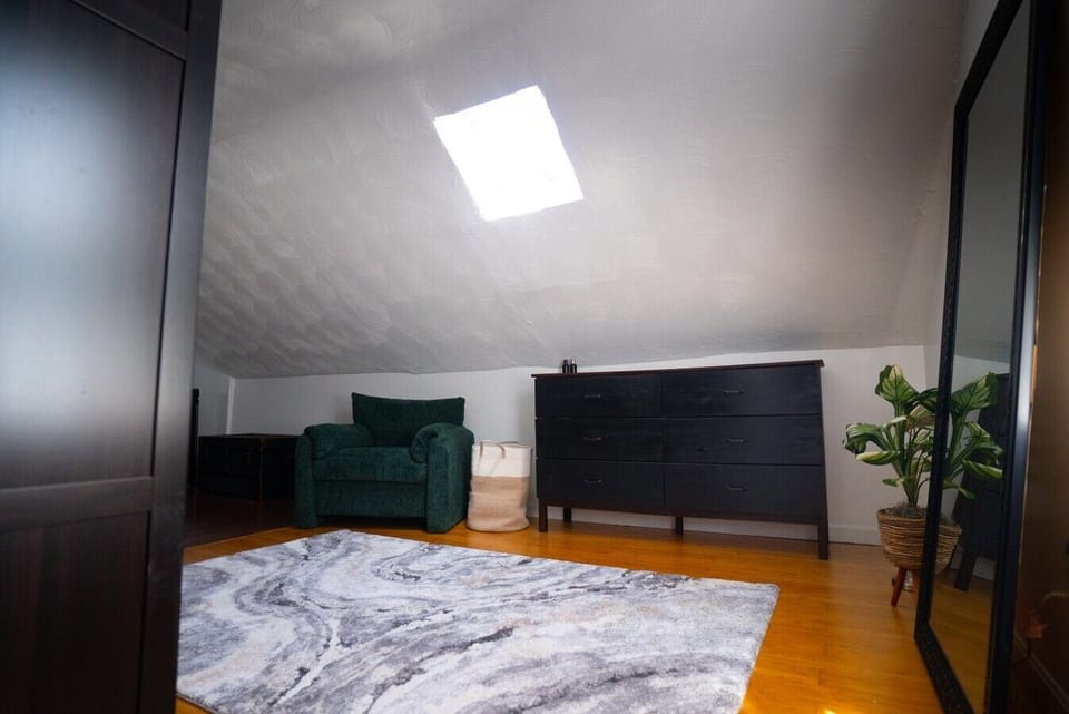 Loft Area | Skylight Window | Lounge Seating
