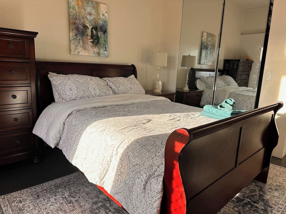 Bedroom 1 (another view)