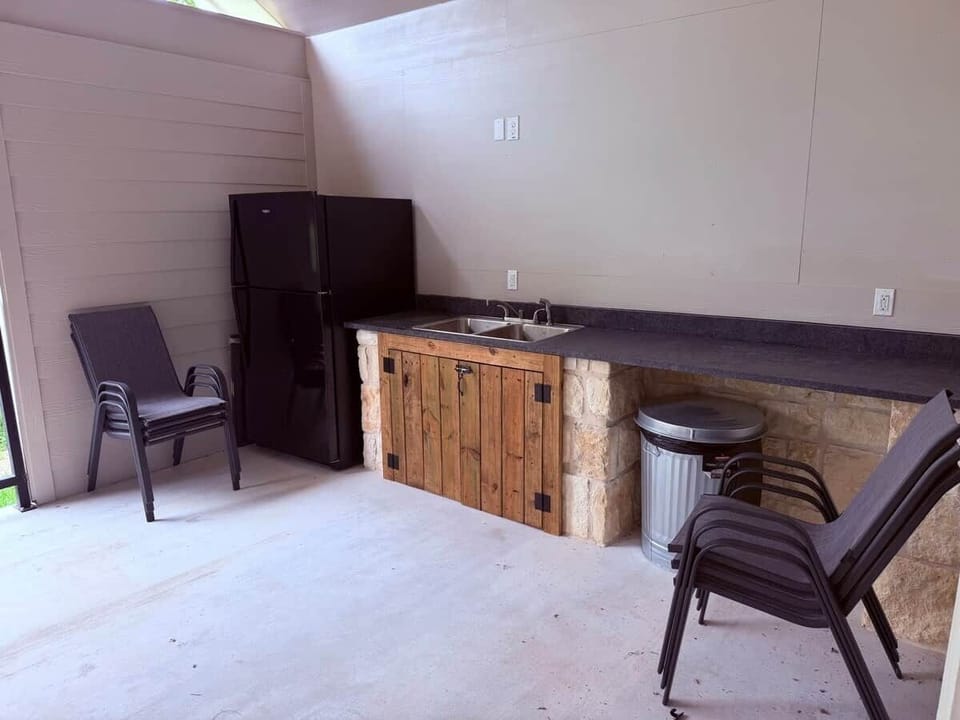 outside kitchen