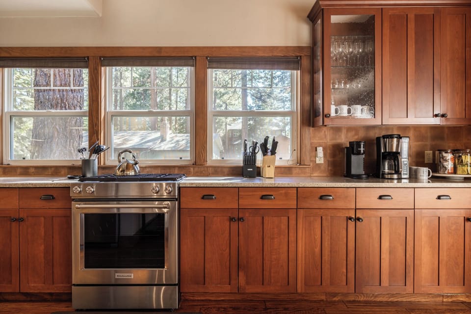 Fully equipped gourmet kitchen. Spacious countertops, modern stainless steel appliances, and all the cookware you need to easily prepare family meals.