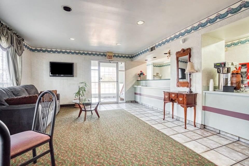 Entrance / Reception