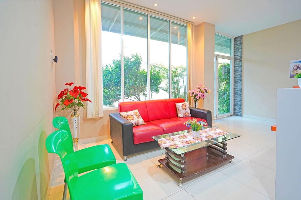 Entrance / Reception