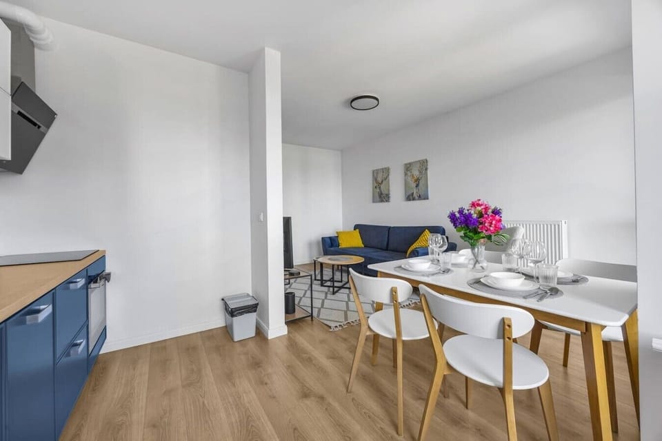 Cozy Apartment near Airport in Warsaw | Book Now with RENTUJEMY.COM`