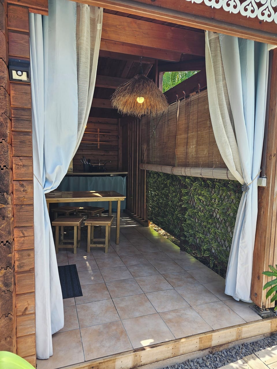 Outdoor dining