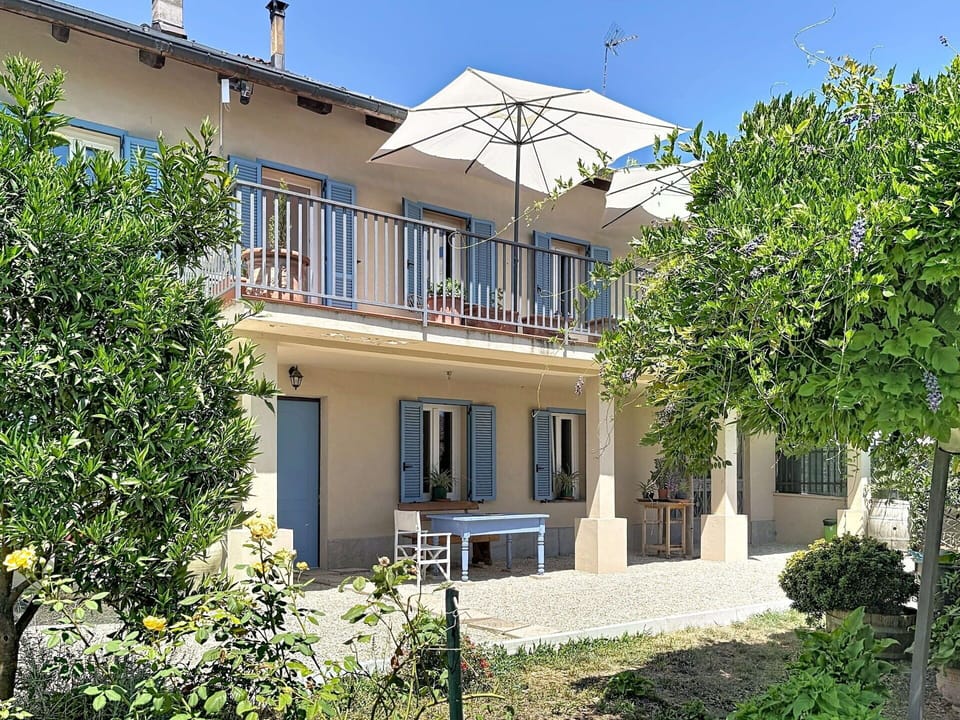 Residential Area, Shrub, Home, Door, Outdoor Furniture, Shade, Balcony, Porch, Estate, Chair